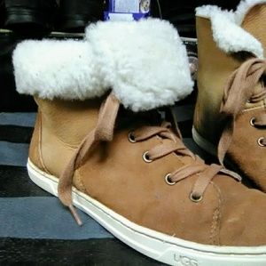 UGG rare Quincy boots. Gently worn. 7.5